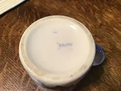 COFFEE MUGS KISSING