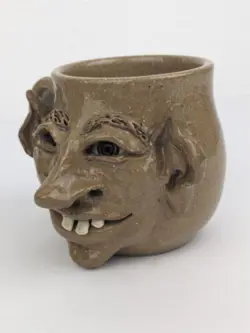 FACE JUG MUG