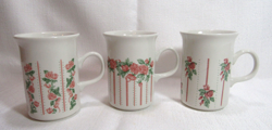 VINTAGE ROSE TRELLIS