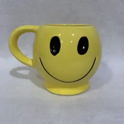 HAPPY FACE EMOJI