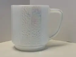 VTG FEDERAL GLASS WHITE MOONGLOW IRIDESCENT OPALESCENT COFFEE MUG TEXTURED