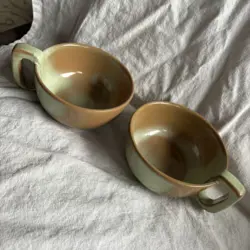 MUGS. LOT