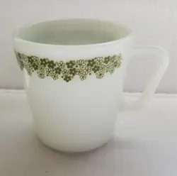 SET OF 4 VINTAGE PYREX 1410 SPRING BLOSSOM D HANDLE COFFEE MUG CUP CRAZY DAISY