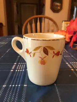 RARE VINTAGE HALL CHINA JEWEL TEA AUTUMN LEAF COFFEE MUG CUP MARY DUNBAR