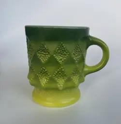 VINTAGE ANCHOR HOCKING FIRE KING COFFEE CUP/MUG KIMBERLY DIAMOND GREEN MCM