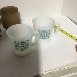 2 VINTAGE FIRE KING / ANCHOR HOCKING BLUE HEAVEN COFFEE MUGS IN GREAT CONDITION