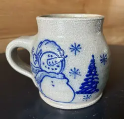 VINTAGE SALMON FALLS POTTERY STONEWARE SNOWMAN WITH TREE 2002 MUG