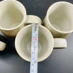 ROUND MUGS