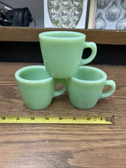 3 VTG FIRE KING JADEITE HEAVY C-HANDLE RESTAURANT WARE COFFEE MUGS/ CUPS HEAVY