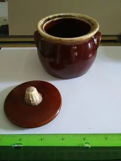 HULL POTTERY BEAN