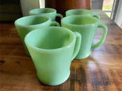 VINTAGE SET OF 5 FIRE KING JADEITE D HANDLE MUGS