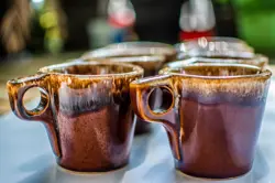 HULL POTTERY BROWN DRIP GLAZE 10 OZ. COFFEE MUGS CUPS  LOT OF 7  VINTAGE