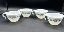 SET OF 4 VINTAGE CORELLE BY CORNING OLD TOWN BLUE ONION HOOK HANDLE COFFEE CUPS