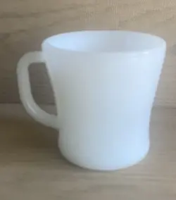 VTG MCM  FIRE KING OVEN WARE MILK GLASS COFFEE MUG CUP D HANDLE