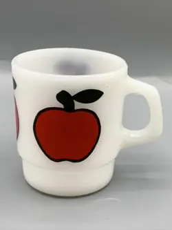 VINTAGE ANCHOR HOCKING FIRE KING MILK GLASS SUPER FRUIT RED APPLE COFFEE CUP