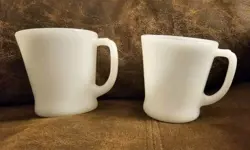 VINTAGE FIRE KING D HANDLE COFFEE MUG