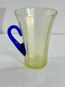 VASELINE URANIUM GLASS