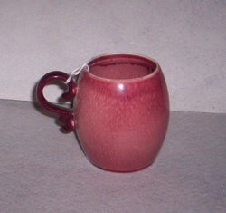 VINTAGE HULL USA CRESCENT STRAWBERRY MAROON  MUG