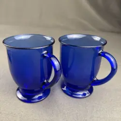 GLASS MUG FOOTED