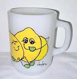 LYNN LEMONS MUG