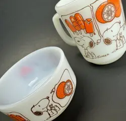 VTG ANCHOR HOCKING SNOOPY MILK GLASS MUG   MATCHING BOWL SET FIRE KING ~ ORANGE