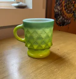VINTAGE ANCHOR HOCKING FIRE KING KIMBERLY GREEN DIAMOND COFFEE MUG CUP