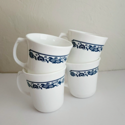 4 CORELLE CORNING OLD TOWN BLUE ONION COFFEE MUGS, TEA CUPS, VINTAGE