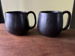 2 VINTAGE SIGNED W. J. GORDY MOUNTAIN DARK MUG CUP STUDIO POTTERY HAND MADE SET