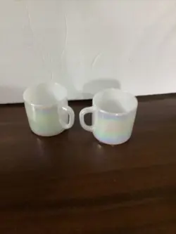 VTG FEDERAL MOON GLOW OPALESCENT PEARLIZED MILK GLASS COFFEE MUG 3” TALL (2)