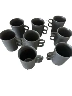VINTAGE BENNINGTON POTTERY VERMONT TRIGGER MUG DAVID GIL 1340 . SET OF 8.