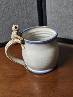 VINTAGE MUG WITH