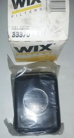 WIX 33370 FUEL FILTER NEW OLD STOCK FROM SHOP