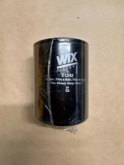NEW WIX OIL FILTER - 51243