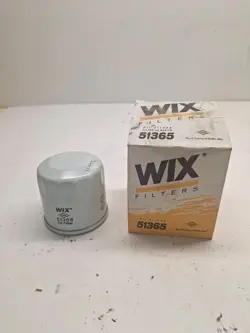NOS WIX OIL FILTERS 51365