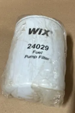 NEW NOS WIX FUEL FILTER 24029