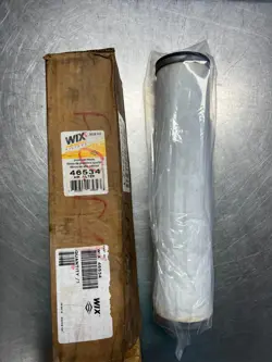 46534 GENUINE WIX AIR FILTER  FITS 86525008, AF1835, D6NN9R500B, P526504, PA2588