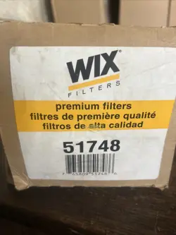 NOS WIX  51748 ENGINE OIL FILTER