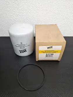 WIX 51746 GENUINE NOS OIL FILTER