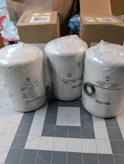 3 WIX  533168 FUEL FILTER - 33168 NOS