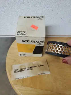 WIX  42714  AIR FILTER / CRANK CASE BREATHER - NEW - FREE SHIPPING