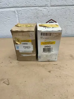 WIX 24043 FUEL FILTER - LOT OF 2