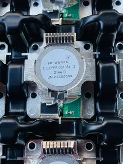 SKYWORKS RF SEMICONDUCTOR SKYFR-001084 2144 D ISOLATOR