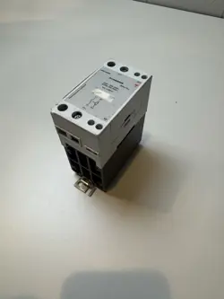 CARLO GAVAZZI RJ1A60D50E SEMICONDUCTOR RELAY AC51 50A, 600V VCC: 4-32V